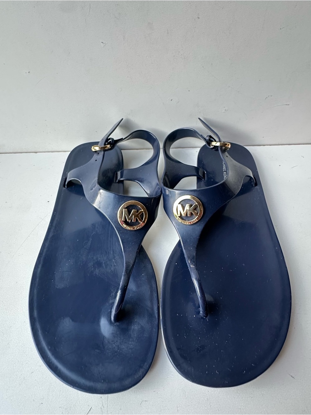 Michael Kors MK Jelly Thong Sandals Navy Blue Gold Logo Women’s Size 7M